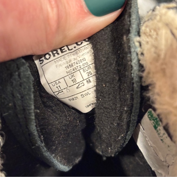 SOREL Kids' Whitney™ II Short Waterproof Insulated Boot size 11 toddler - Picture 8 of 11